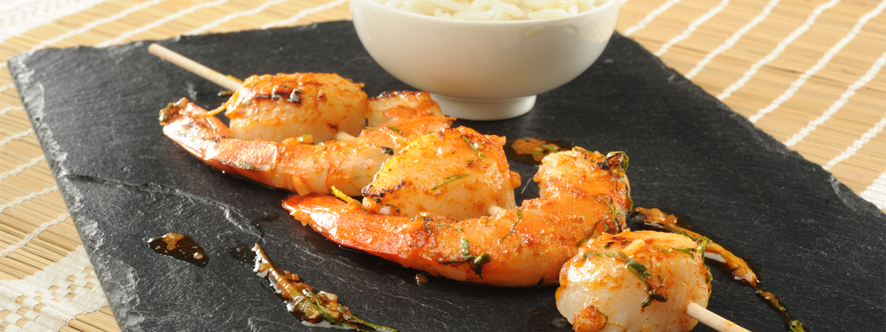 Piri piri prawns and scallops skewers