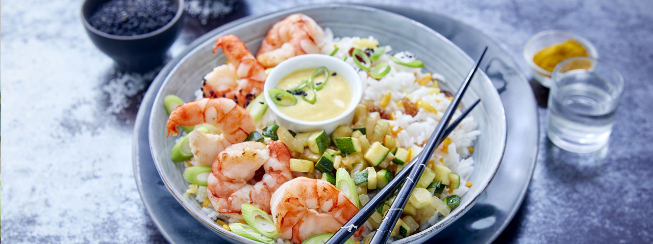 Shrimps, zucchinis, and grapes rice Poke bowl